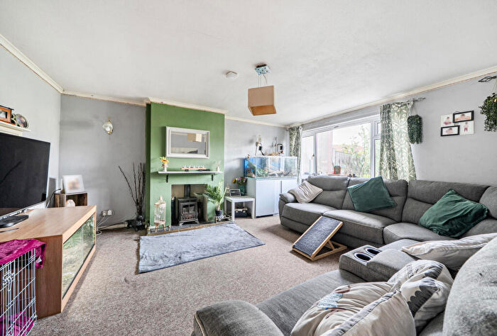 3 Bedroom Terraced House For Sale In Milton Road, Yate, Bristol, Gloucestershire, BS37