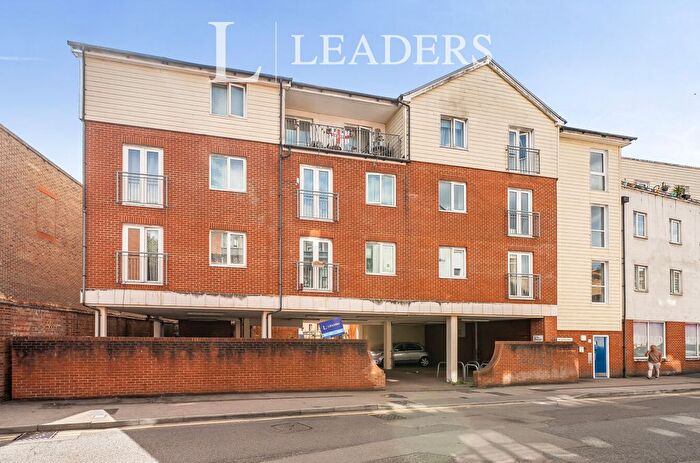 2 Bedroom Flat For Sale In Medway Wharf Road, Tonbridge, Kent, TN9