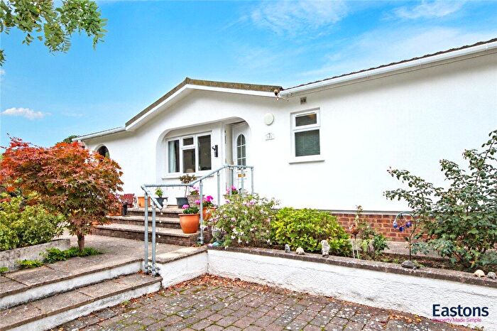 2 Bedroom Detached House For Sale In Riverhill Gardens, Worcester Park, KT4