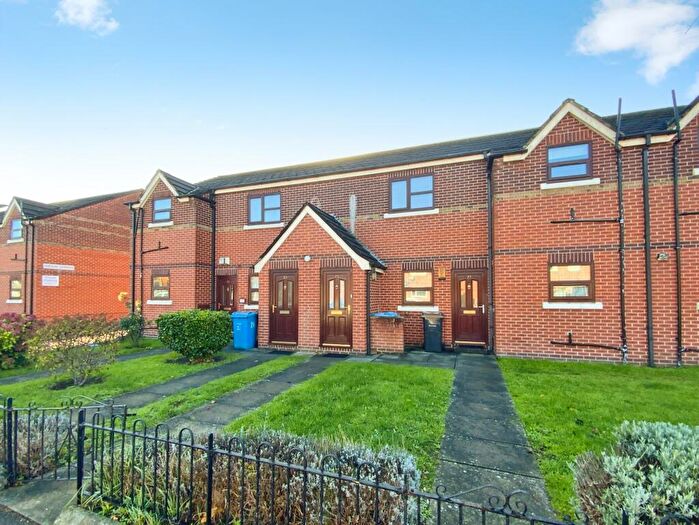 2 Bedroom Flat For Sale In Cave Street, Hull, HU5