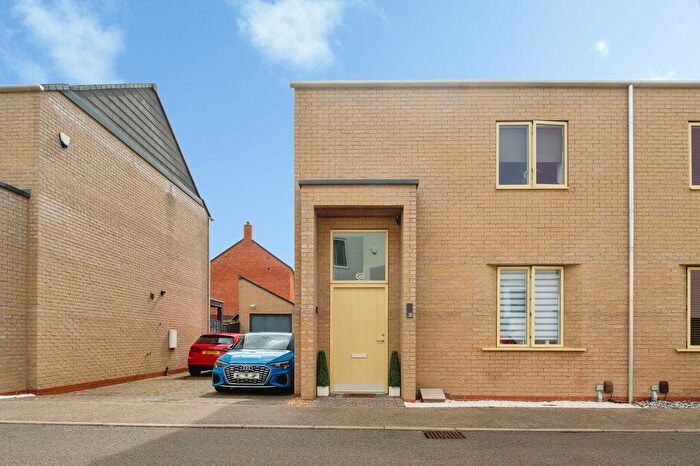 3 Bedroom Semi-Detached House For Sale In The Rowans, Humberston, DN36