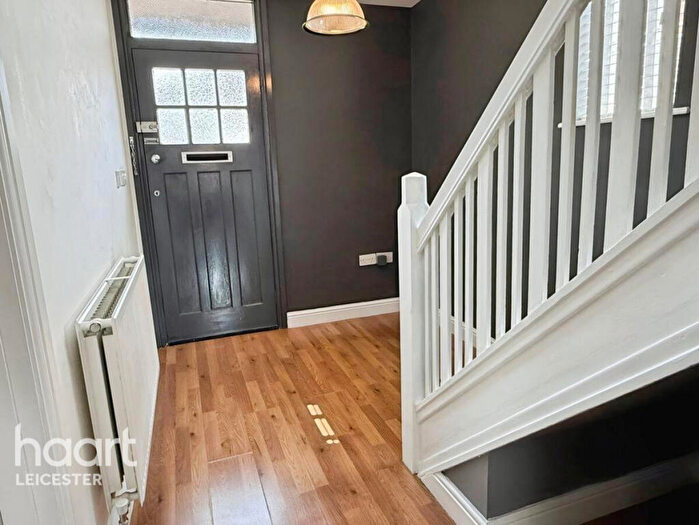 3 Bedroom Semi-Detached House For Sale In Grosvenor Crescent, Leicester, LE2