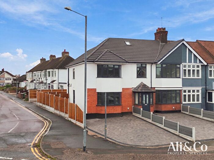 2 Bedroom Terraced House For Sale In Dock Road, Grays, RM17