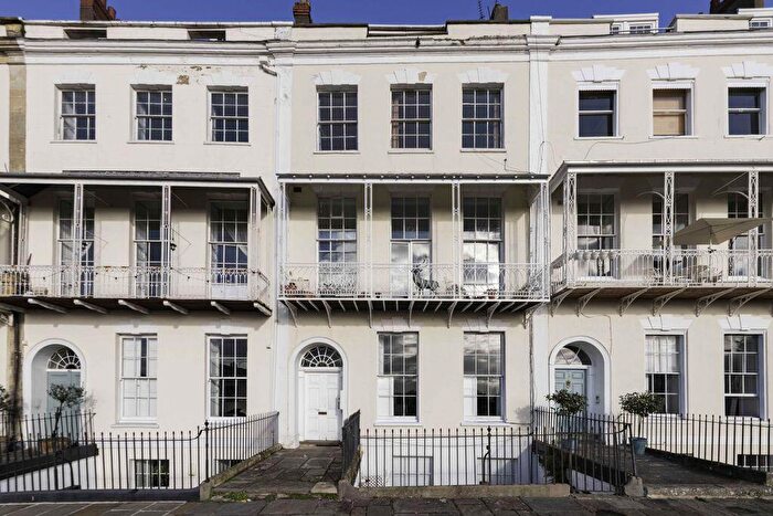 3 Bedroom Apartment For Sale In Royal York Crescent | Clifton, BS8