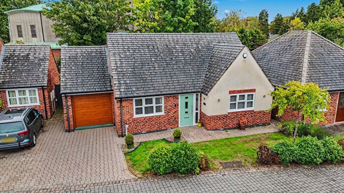 2 Bedroom Bungalow For Sale In The Robins, Birmingham, B28