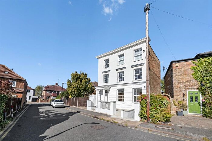6 Bedroom Detached House For Sale In Grove Road, Uxbridge, UB8