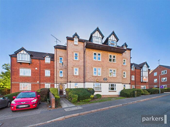 2 Bedroom Apartment To Rent In Ashdown House, Rembrandt Way, Reading, Berkshire, RG1