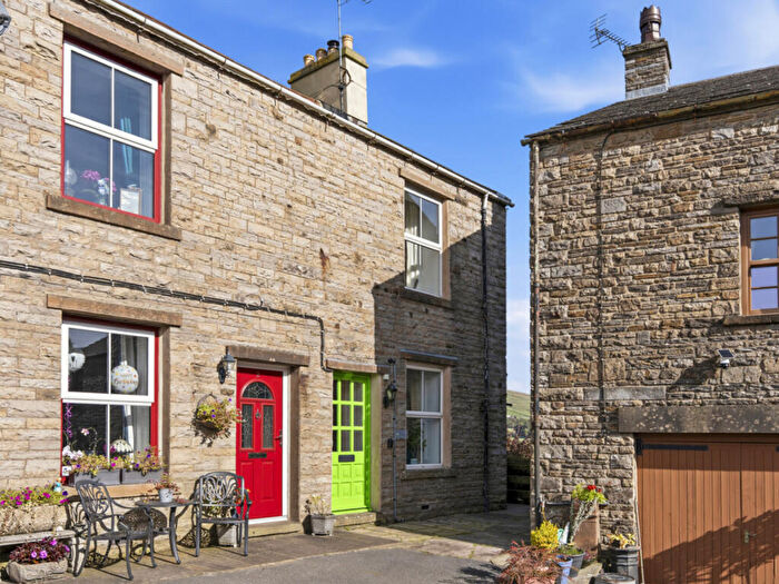 3 Bedroom Character Property For Sale In Rose Cottages, Hawes, DL8