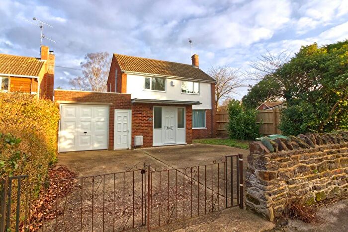 4 Bedroom Detached House To Rent In Station Road, Bow Brickhill, Milton Keynes, Buckinghamshire, MK17