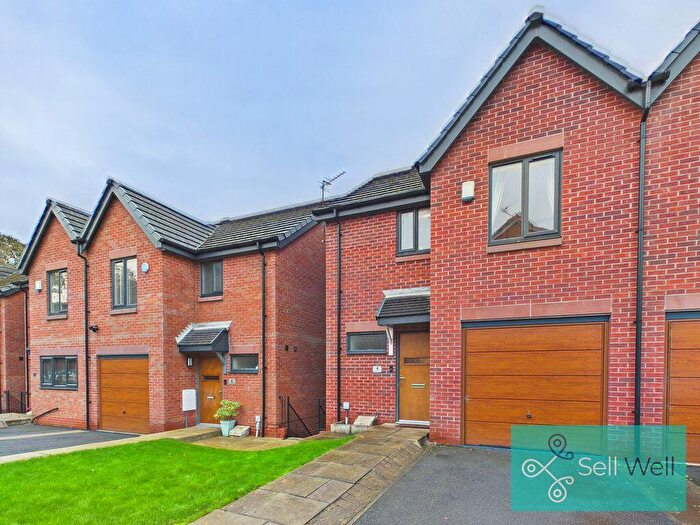 3 Bedroom Semi-Detached House For Sale In Chaucer Way, Salford, M7