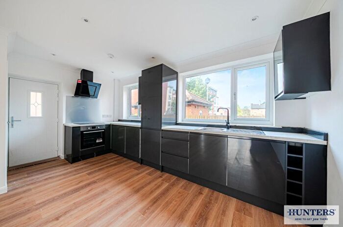 2 Bedroom Detached House For Sale In Shipyard Road, Selby, YO8