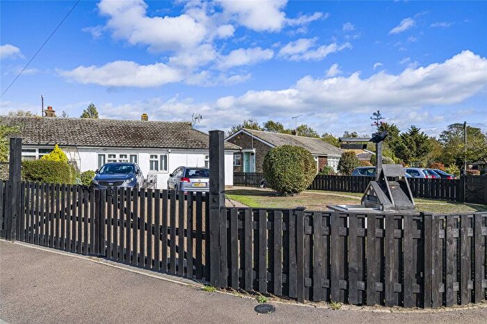 3 Bedroom Bungalow For Sale In Teal Close, Isle Of Grain, Rochester, Kent, ME3