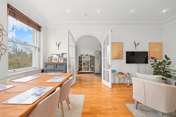 3 Bedroom Flat To Rent In Queen's Gate, South Kensington, SW7