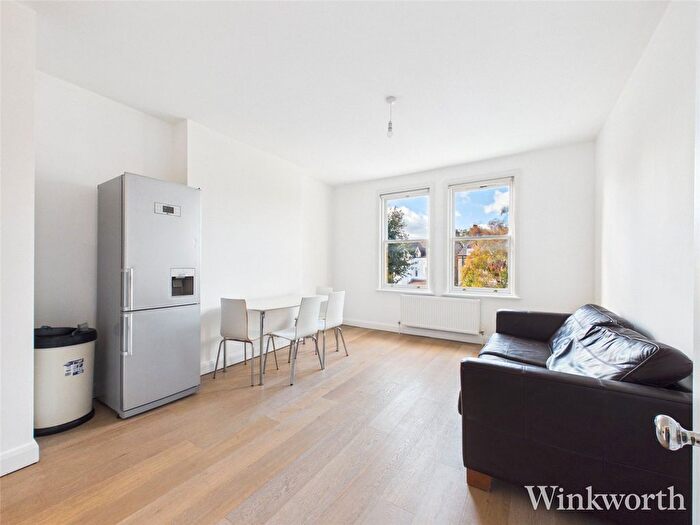 3 Bedroom Flat To Rent In Grange Park, London, W5