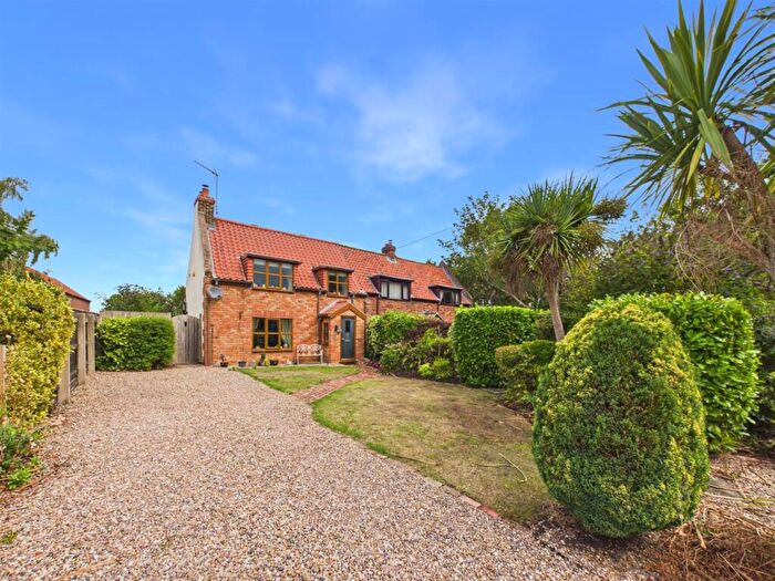 3 Bedroom Semi-Detached House For Sale In Ings Lane, North Cotes, Grimsby, DN36