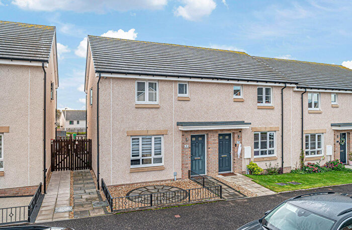 3 Bedroom Semi-Detached Villa For Sale In Kingslaw Wynd, Kirkcaldy, KY1