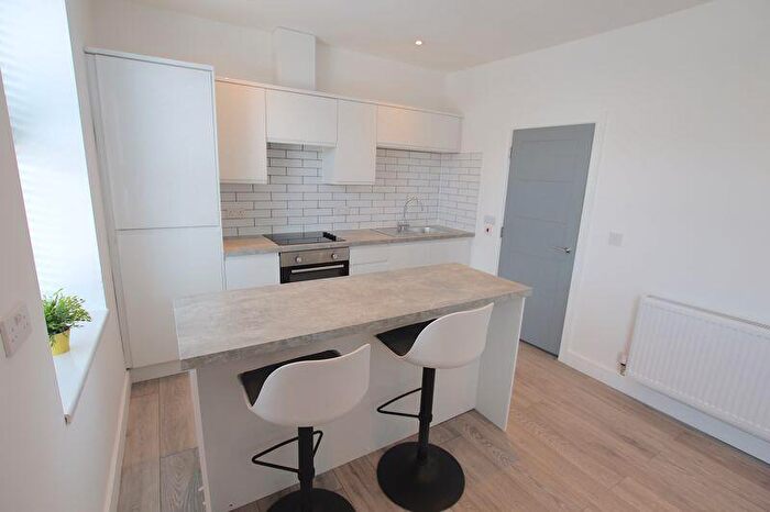 3 Bedroom Flat To Rent In Splott Road, Cardiff, CF24
