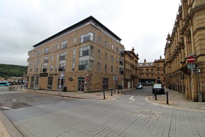 2 Bedroom Apartment To Rent In Calder Court, Halifax Centre, HX1