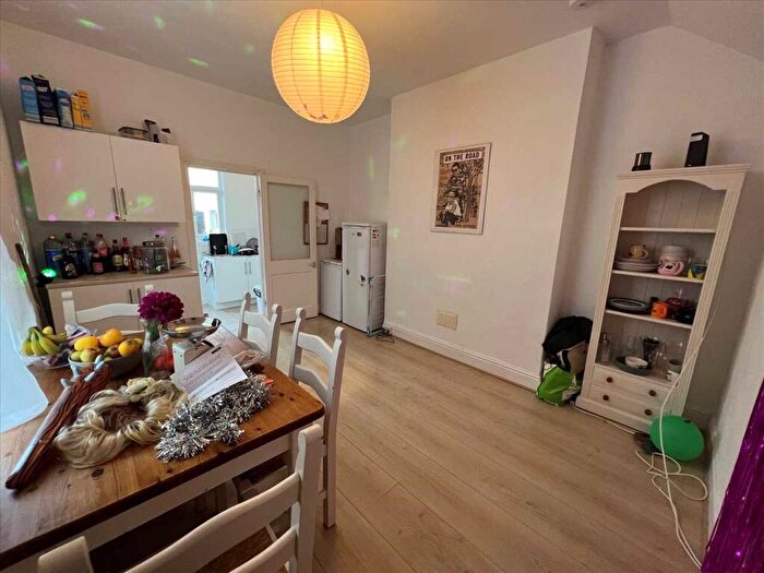 6 Bedroom Terraced House To Rent In Hamilton Gardens, Plymouth, PL4