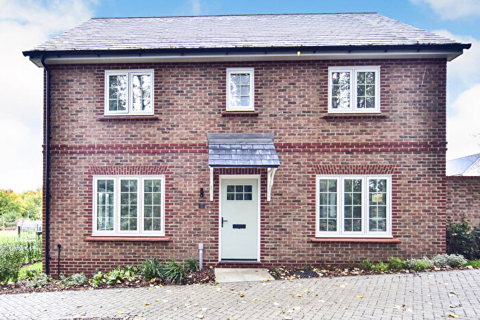 3 Bedroom House To Rent In Perry Wood Drive, Barming, ME16