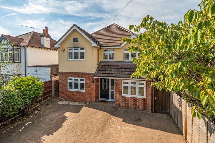 4 Bedroom Detached House For Sale In Huntercombe Lane North, Burnham, Buckinghamshire, SL1