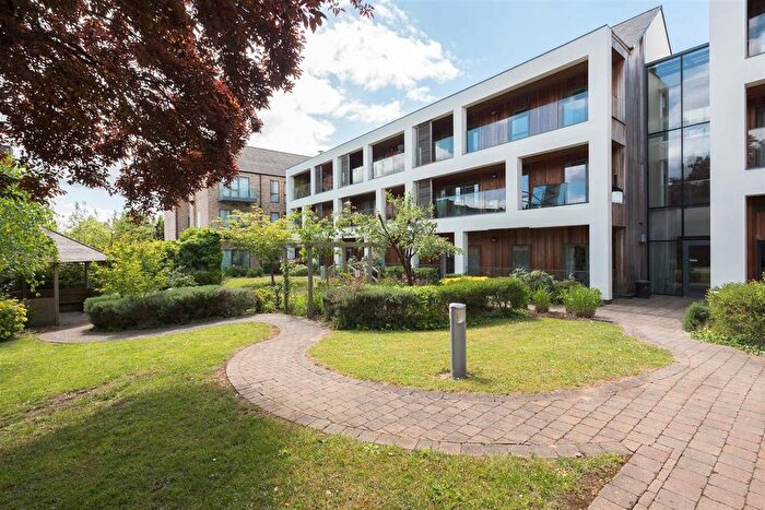 2 Bedroom Flat For Sale In St Bedes, Bedford, MK40