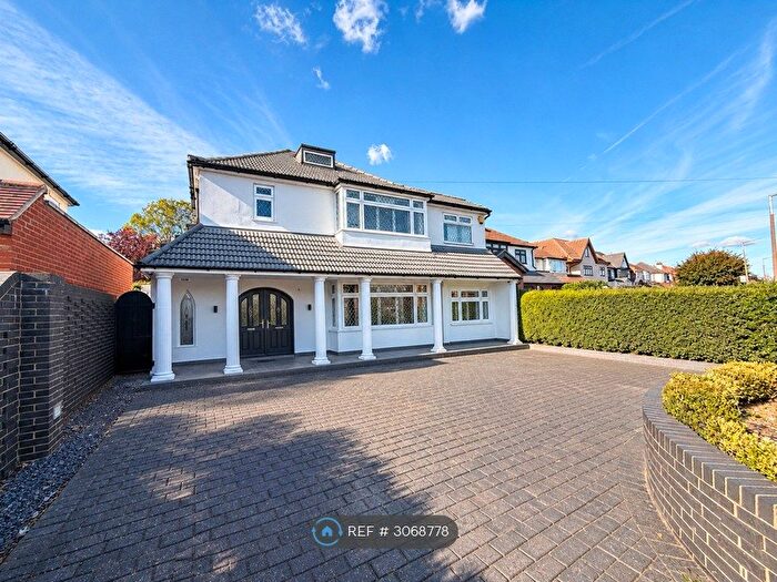 4 Bedroom Detached House To Rent In Wingletye Lane, Hornchurch, RM11