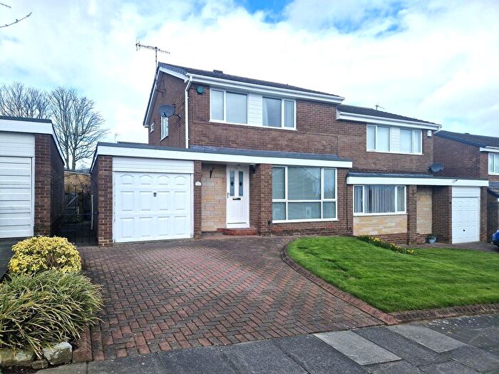 3 Bedroom Semi-Detached House To Rent In Dunnock Drive, Sunniside, Newcastle Upon Tyne, NE16