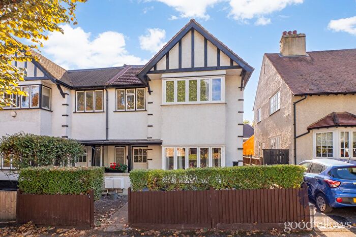 3 Bedroom Maisonette To Rent In Carshalton Park Road, Carshalton Beeches, Surrey, SM5