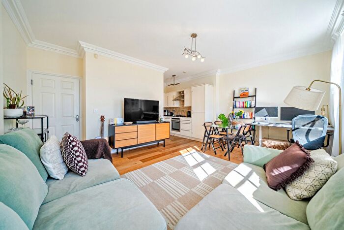 1 Bedroom Flat For Sale In Clapham High Street, Clapham, London, SW4