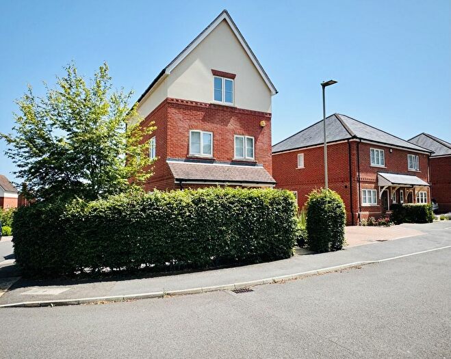 3 Bedroom Detached House For Sale In Dunnett Close, Hartley Wintney, Hook, RG27