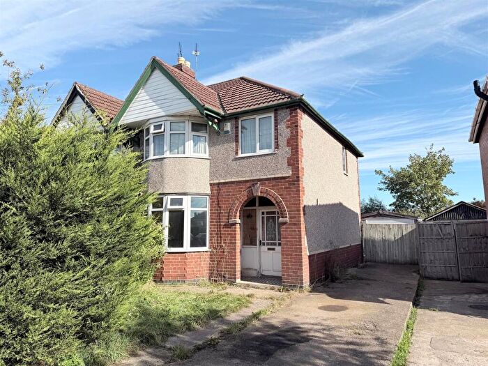 3 Bedroom Semi-Detached House For Sale In Marina Drive, Allenton, Derby, DE24
