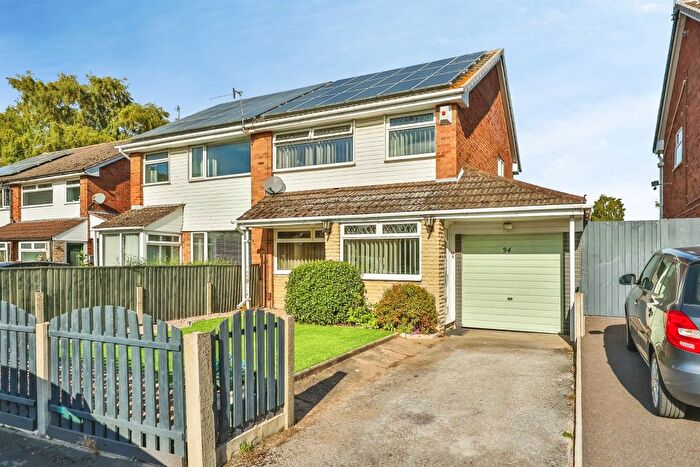 3 Bedroom Semi-Detached House For Sale In Ballerat Crescent, Nottingham, NG5