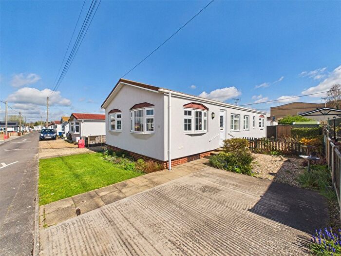 2 Bedroom Mobile/park Home For Sale In Staverton Park, Staverton, Cheltenham, Gloucestershire, GL51