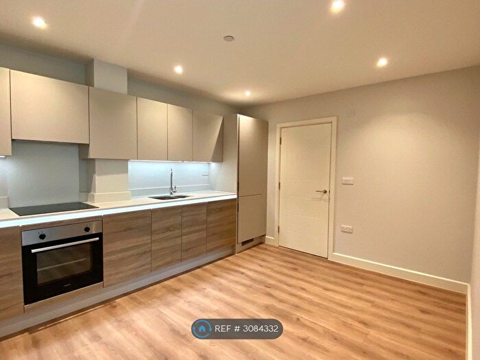 2 Bedroom Flat To Rent In Christchurch Road, Bournemouth, BH1