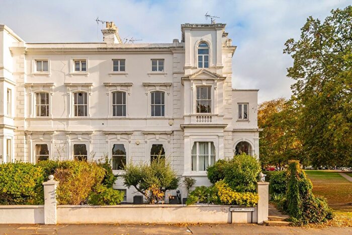 3 Bedroom Flat To Rent In Portland Terrace, Richmond, TW9