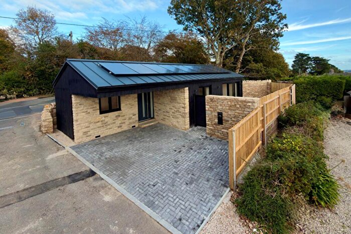 2 Bedroom Bungalow For Sale In Valley Road, Harmans Cross, BH20