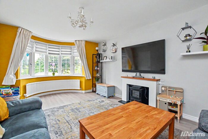 3 Bedroom Semi-Detached House For Sale In Chester Road, Warrington, Cheshire, WA4