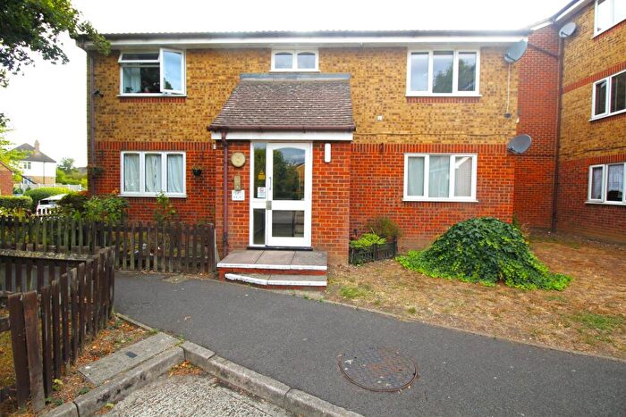 1 Bedroom Flat For Sale In Leston Close, Rainham, RM13