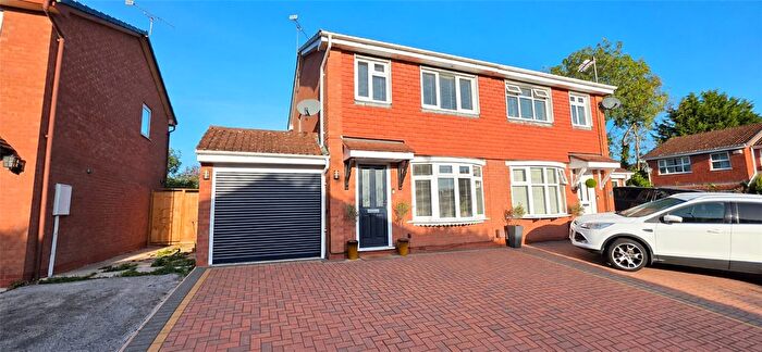 3 Bedroom Semi-Detached House For Sale In Ashcombe Drive, Tile Hill, Coventry, West Midlands, CV4