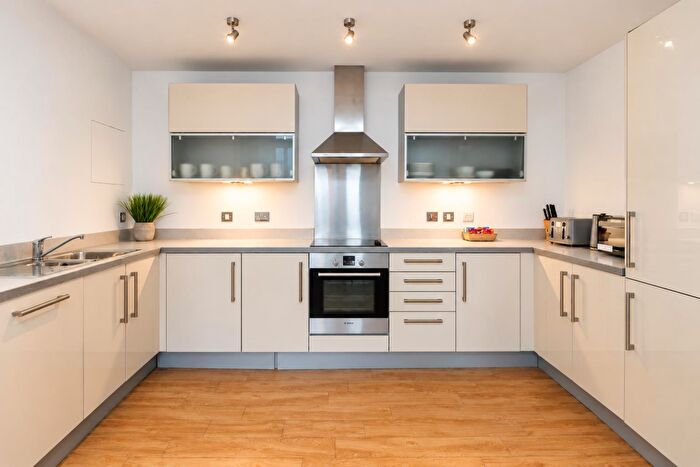 3 Bedroom Apartment To Rent In Pearl House, Merrivale Mews, Milton Keynes, MK9