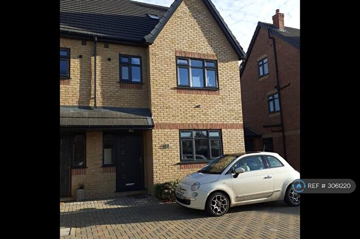 4 Bedroom Semi-Detached House To Rent In Evelyn Gardens, Taplow, Maidenhead, SL6