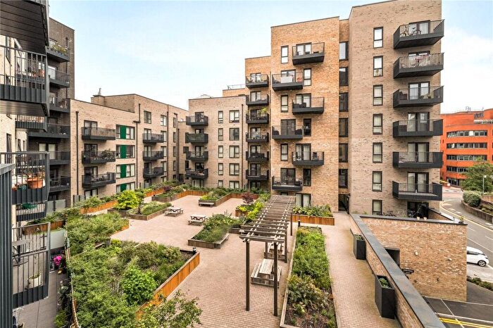 2 Bedroom Apartment For Sale In Market Street, Bracknell, Berkshire, RG12