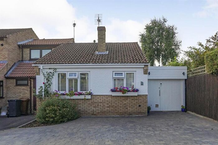 2 Bedroom Semi-Detached Bungalow For Sale In Heath Road, Market Bosworth, CV13
