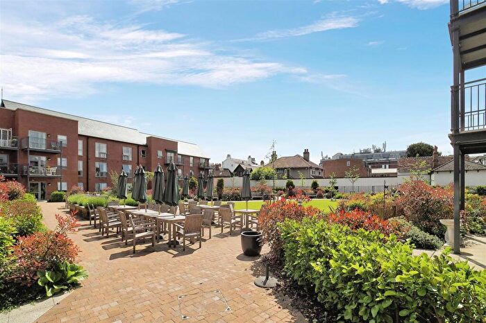 1 Bedroom Apartment For Sale In Monument Place, Endless Street, Salisbury, SP1