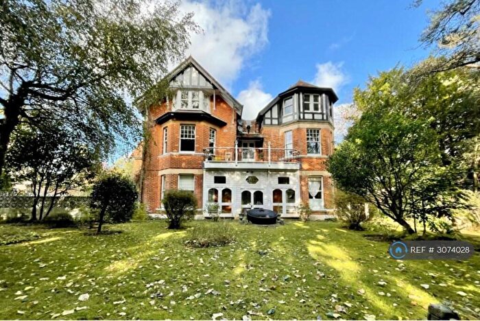 3 Bedroom Flat To Rent In Dunbar Road, Bournemouth, BH3