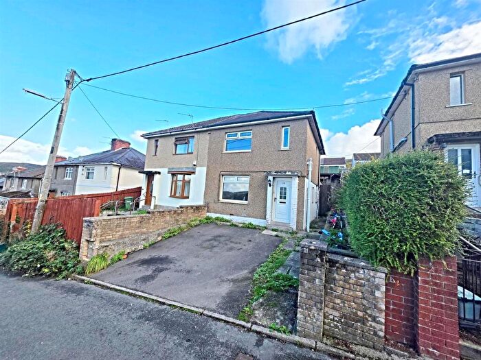 3 Bedroom Semi-Detached House To Rent In Oakland Crescent, Cilfynydd, Pontypridd, CF37