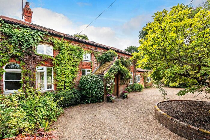 6 Bedroom House For Sale In Logmore Lane, Westcott, RH4