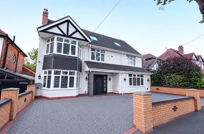 6 Bedroom Detached House For Sale In Petersfield Road, Birmingham, B28