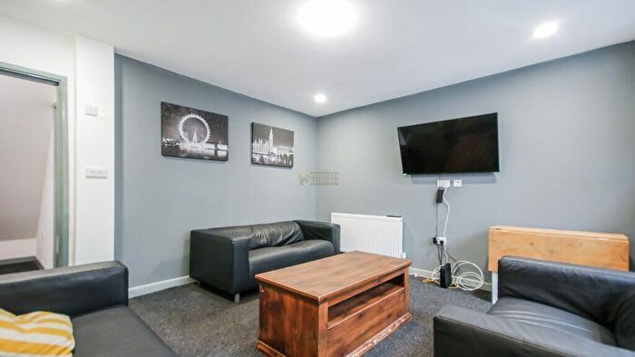 8 Bedroom End Of Terrace House To Rent In Hobart Croft, Birmingham, B7